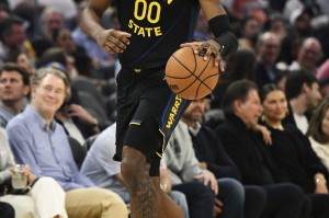 记者：国王GM佩里愿意放弃关于库明加的交易，不愿为其付出过高代价